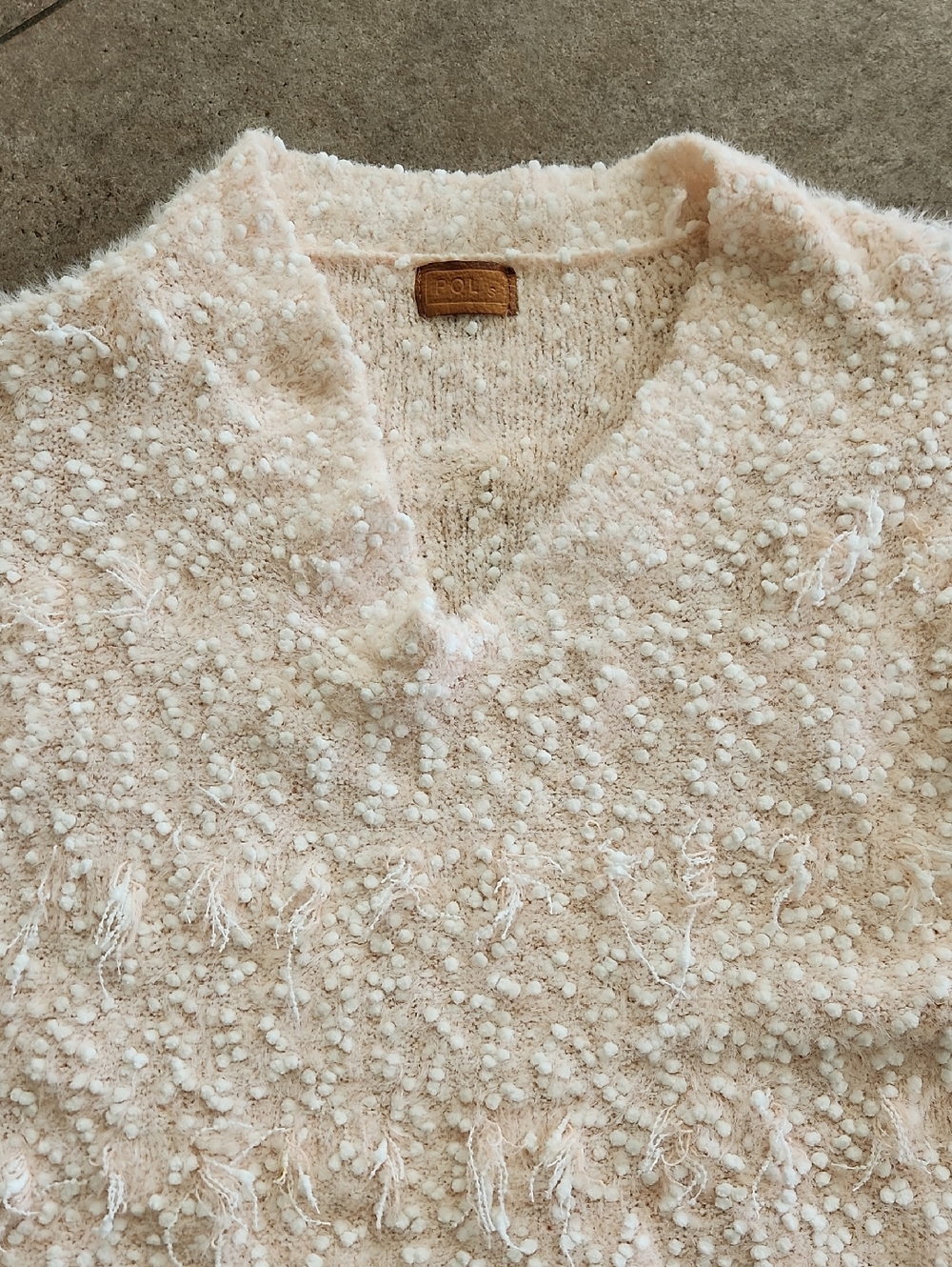 NWOT..POL...Pink V Neck Swester - Picture 2 of 10